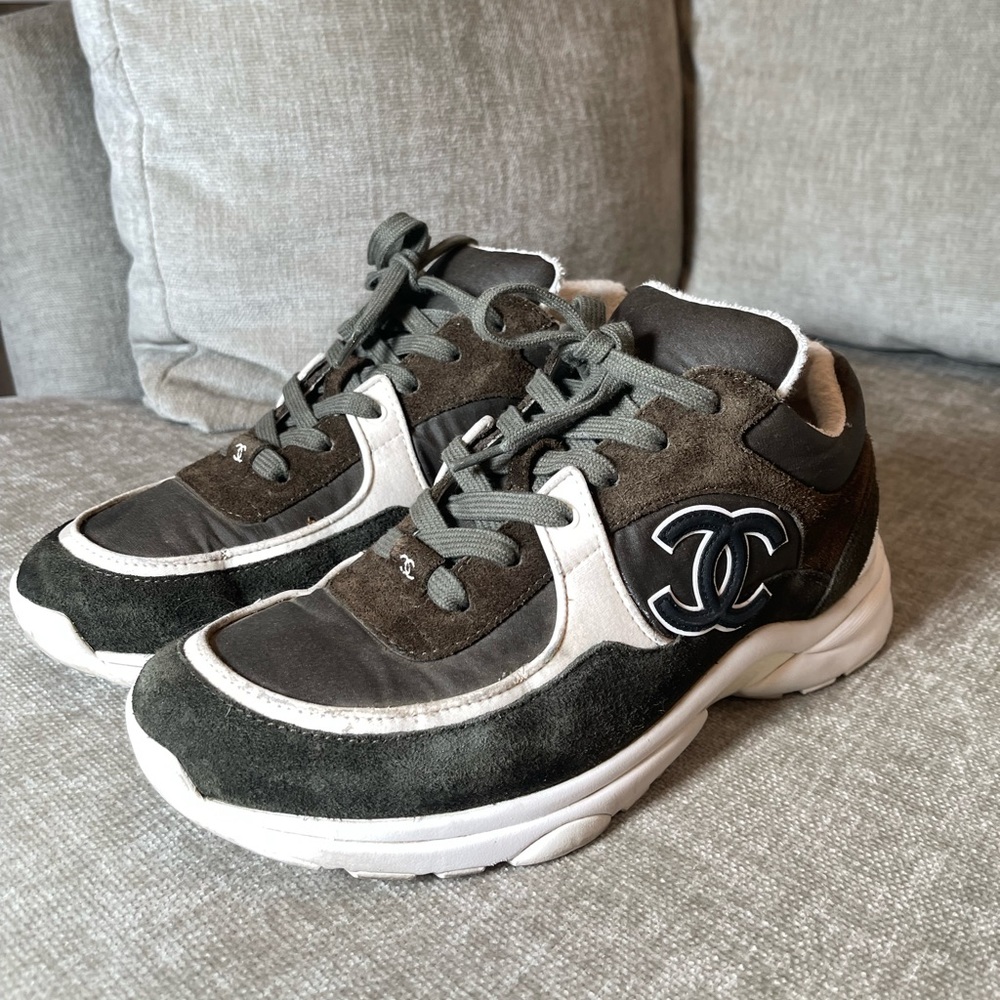 CHANEL Brown Sneakers - Picture 5 of 8